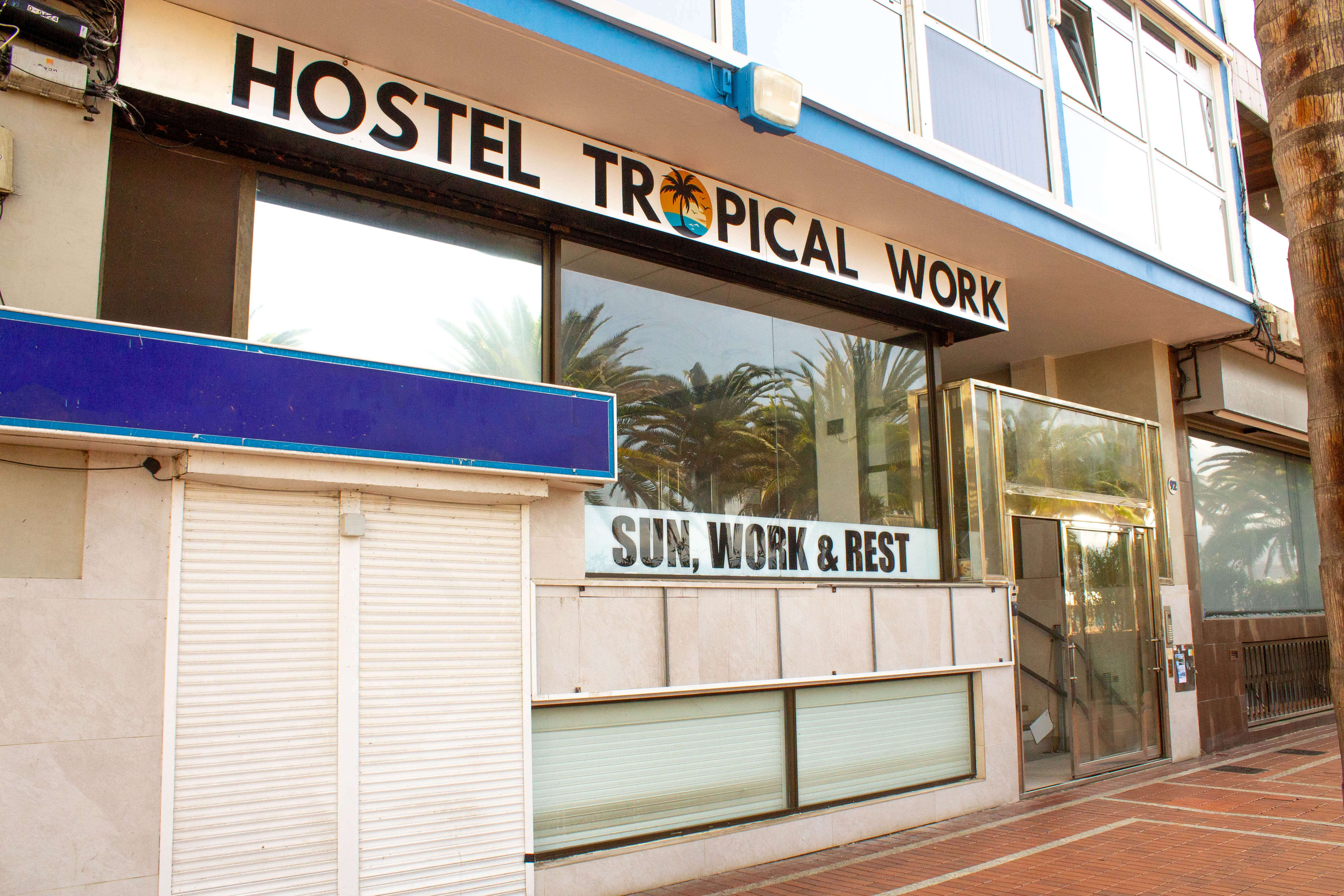 hostel tropical work